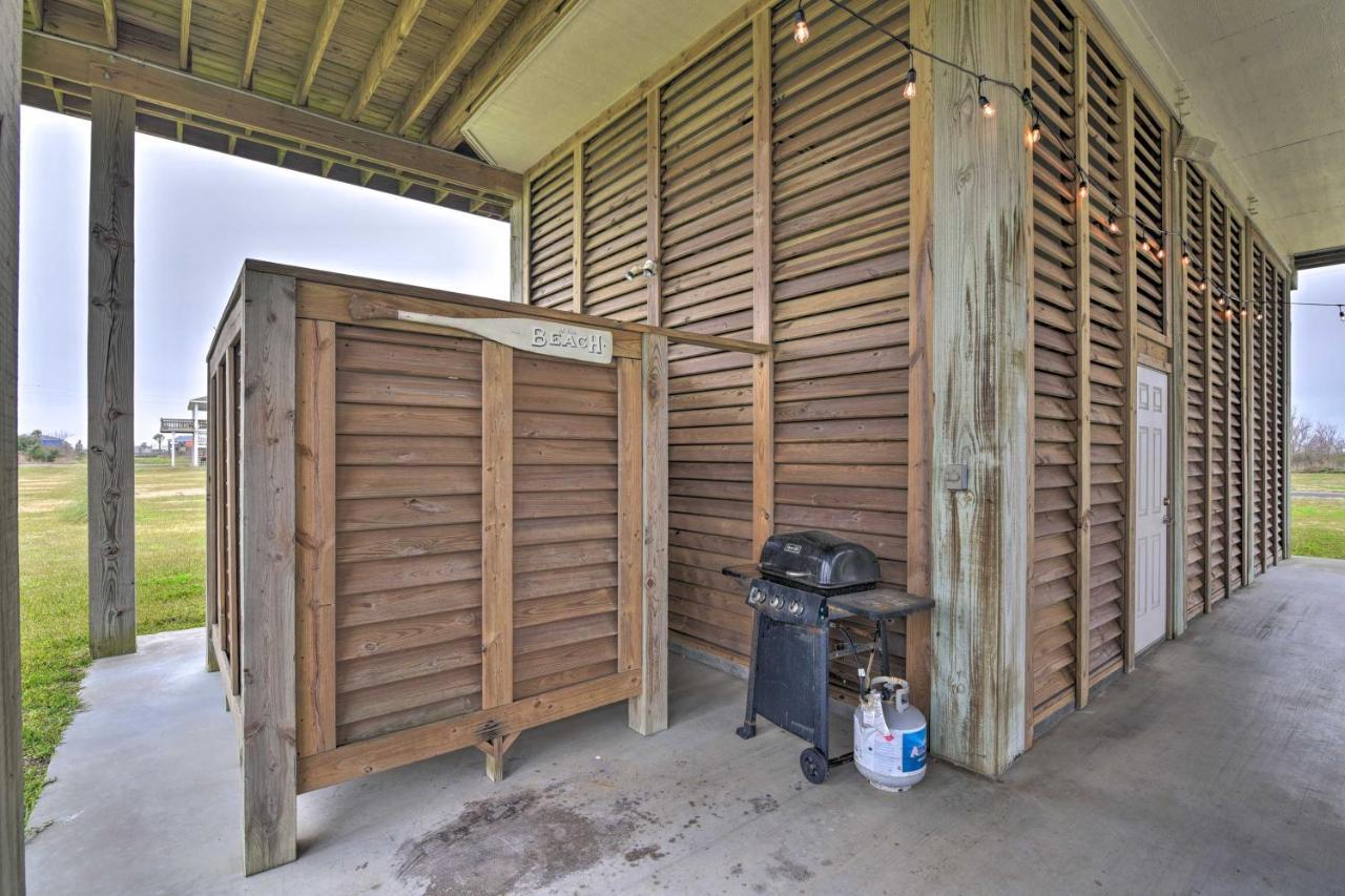Coastal Port Bolivar Home - Walk To Beach! Exterior photo
