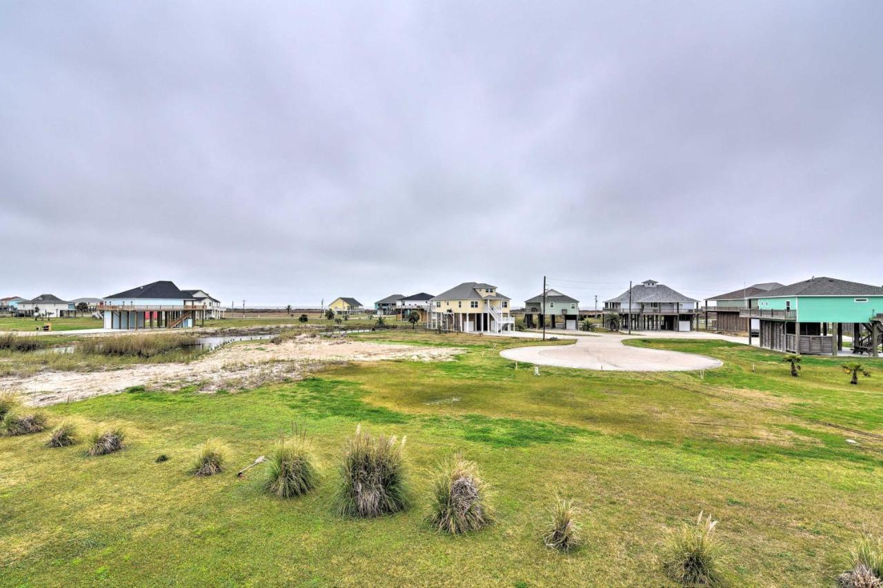 Coastal Port Bolivar Home - Walk To Beach! Exterior photo