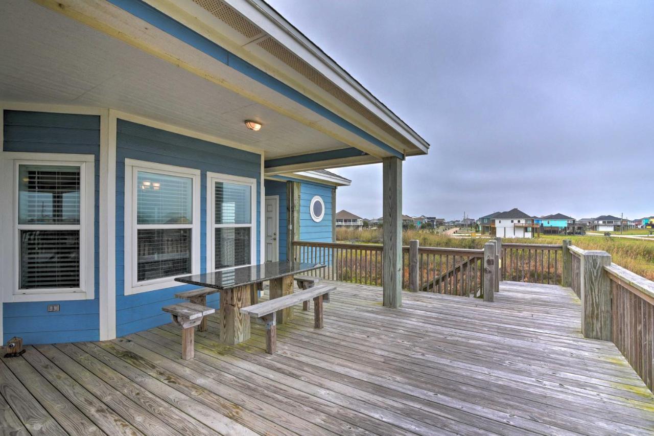 Coastal Port Bolivar Home - Walk To Beach! Exterior photo