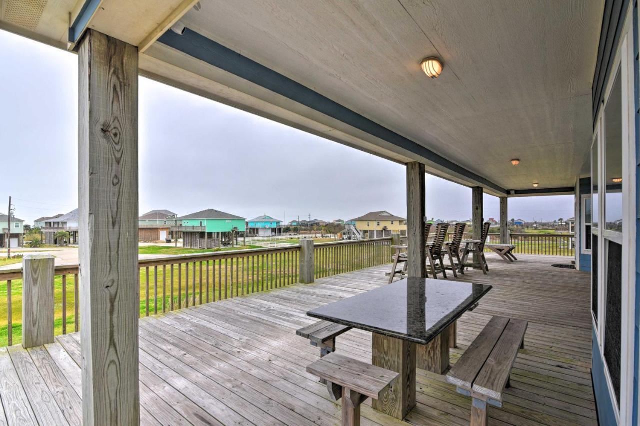 Coastal Port Bolivar Home - Walk To Beach! Exterior photo